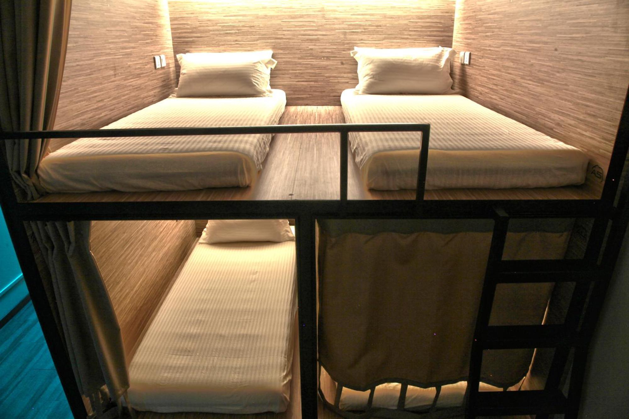 Couple Pod Mixed Dorm